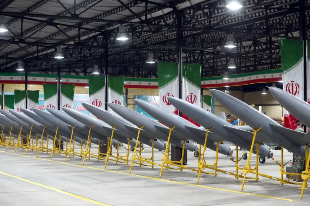 Exército iraniano integra mil drones em meio as advertências dos EUA