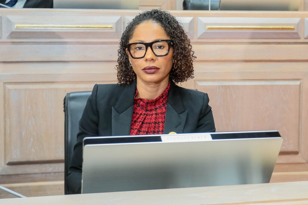 Quem é a nova ministra da Educação nomeada pelo presidente João Lourenço?