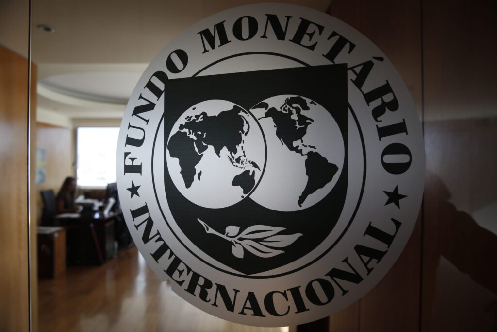 FMI pressiona Angola a retomar câmbio flexível e alerta para riscos no mercado cambial