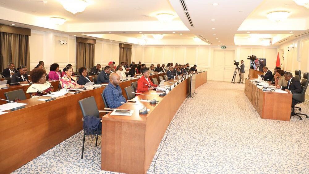 Nova lei anti-branqueamento abre caminho para Angola sair da lista cinzenta