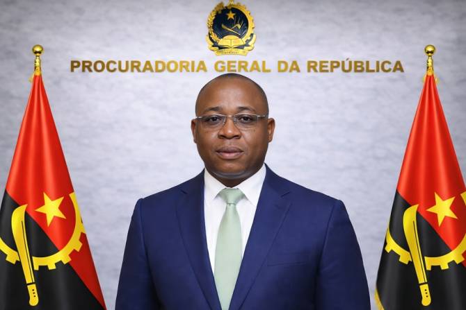 PGR Confirma Acusação no Processo n.º 46/2019 e Cancela Diligências Relacionadas a Higino Carneiro