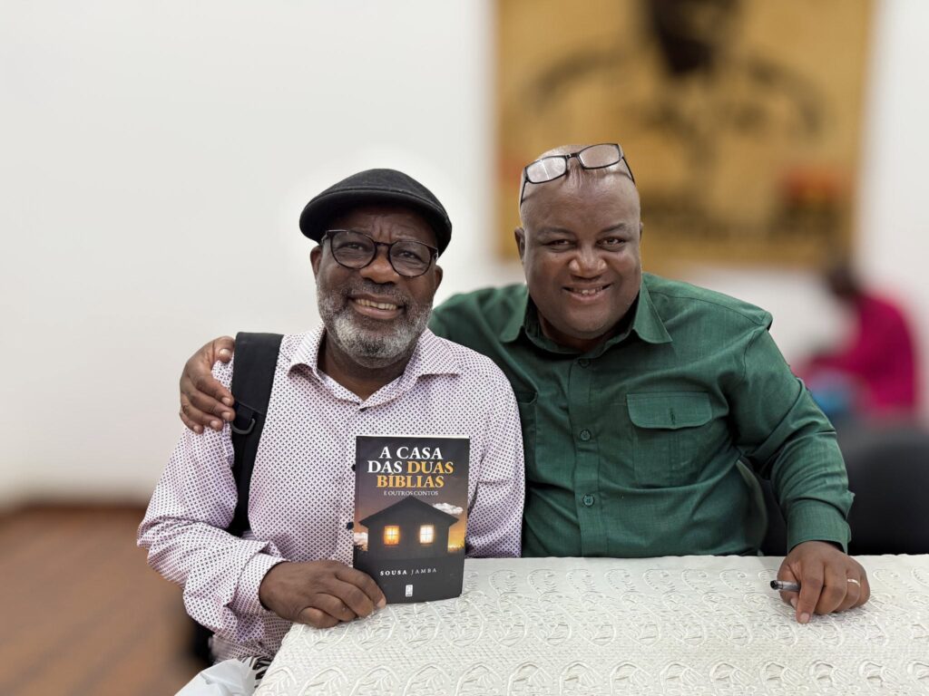 Sousa Jamba Regressa à Cena Literária Angolana e Enche a União dos Escritores Angolanos