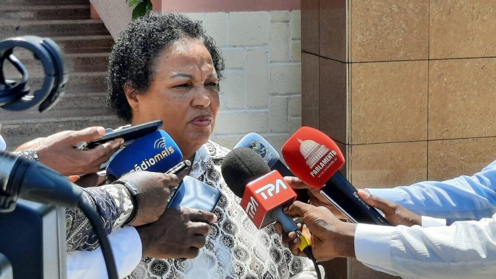Suzana de Melo Desmente Aumento Salarial dos Deputados