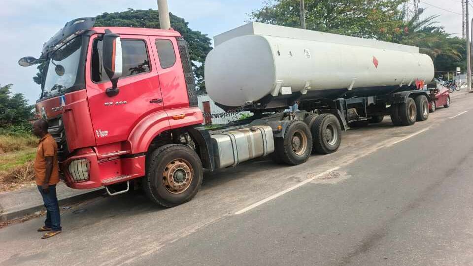 Suspeita de contrabando leva à apreensão de 35 mil litros de combustível no Zaire